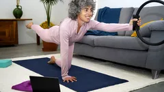 5 perfekta övningar för dig som är över 50: Det räcker med bara 10 minuter om dagen